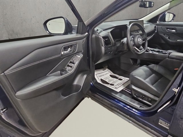 Used 2024 Nissan Rogue SL w/ SL Premium Package image 9