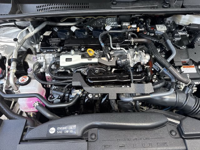 Used 2025 Toyota Prius LE FWD image 32