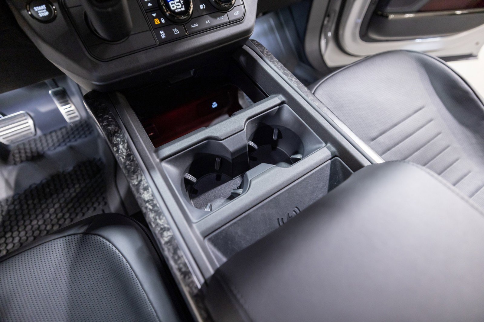 Used 2026 Land Rover Defender 110 OCTA image 49