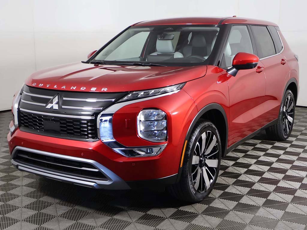 New 2025 Mitsubishi Outlander SE image 10