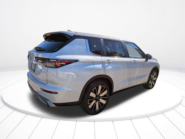 New 2026 Mitsubishi Outlander SE image 4