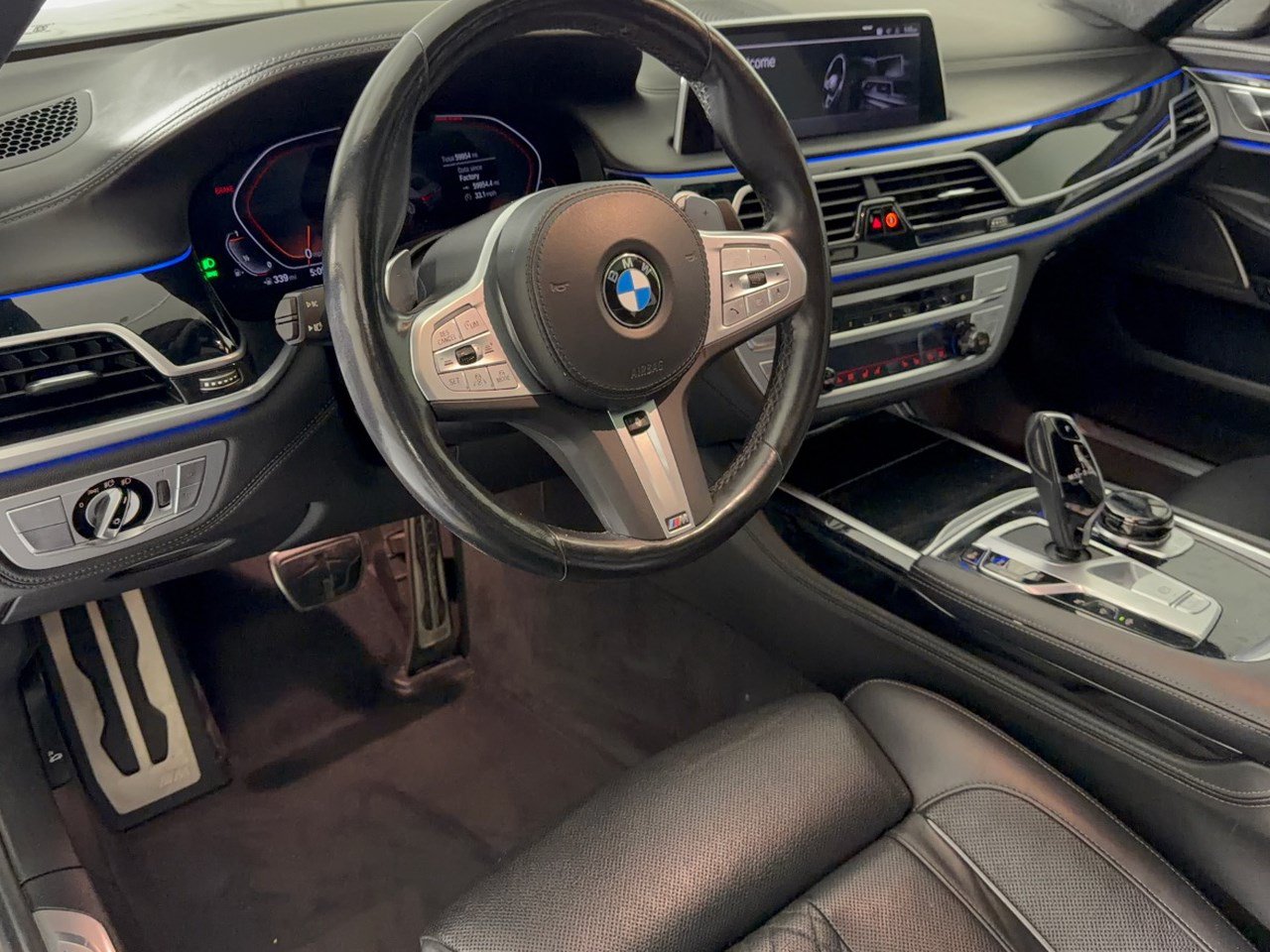 Used 2022 BMW 750i xDrive w/ Executive Package AWD/4WD image 4