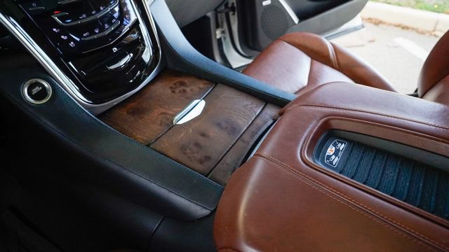 Used 2019 Cadillac Escalade ESV Premium Luxury RWD image 54