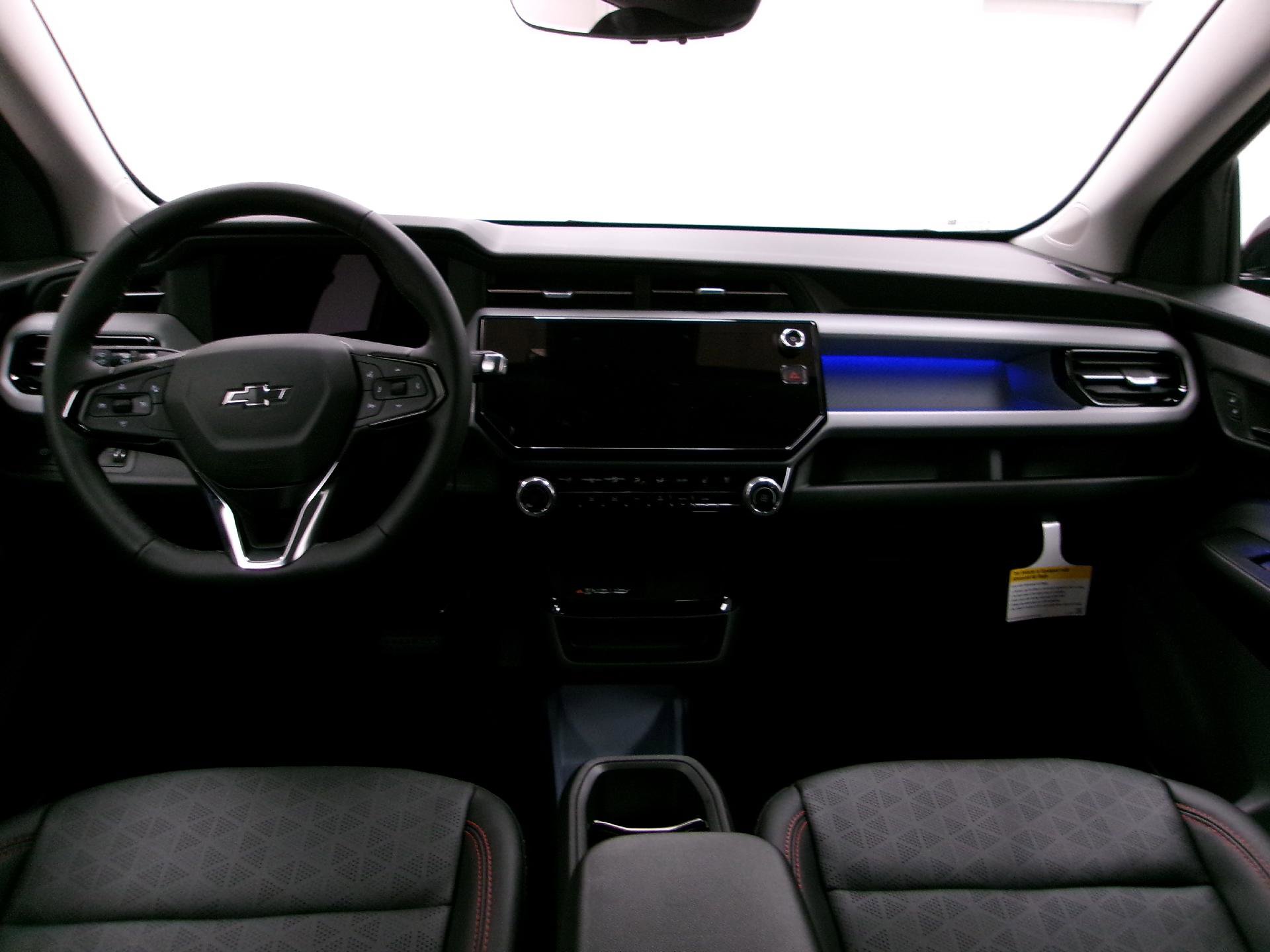 Used 2027 Chevrolet Bolt RS w/ Technology Package FWD image 10