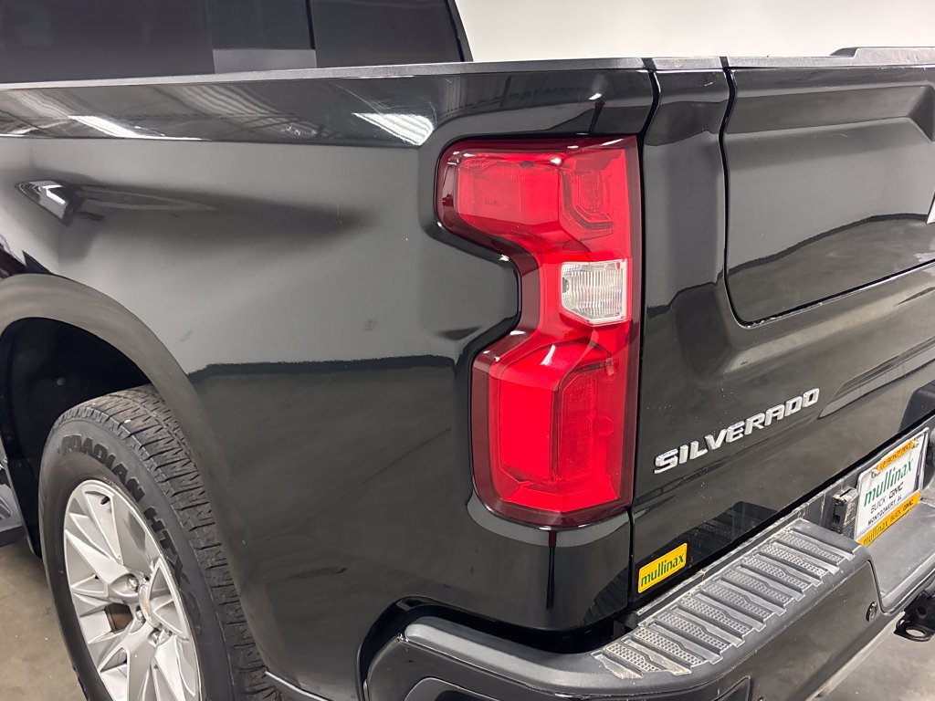 Used 2021 Chevrolet Silverado 1500 High Country w/ Technology Package AWD/4WD image 14