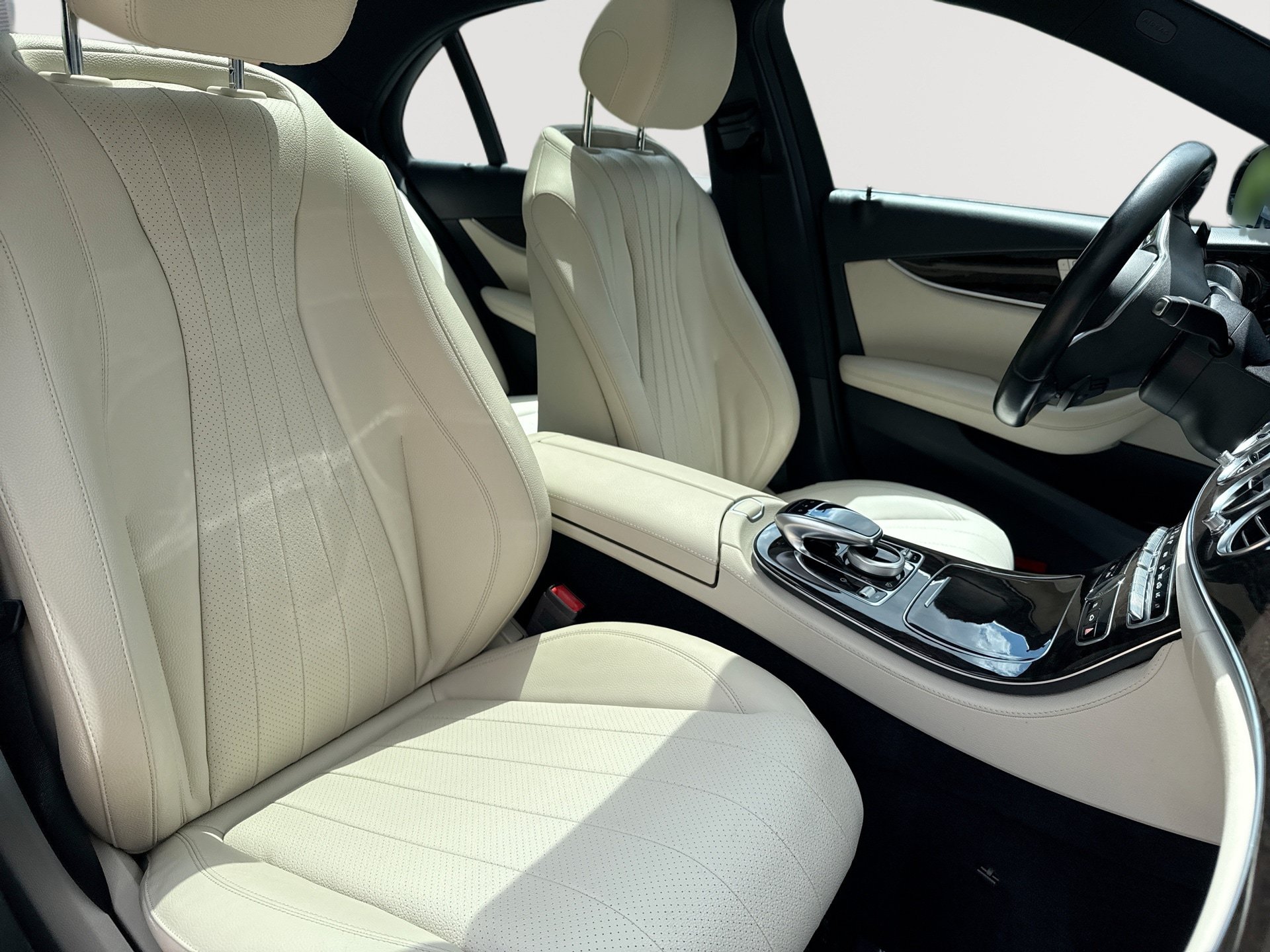 Used 2019 Mercedes-Benz E 300 w/ Premium 1 Package image 28