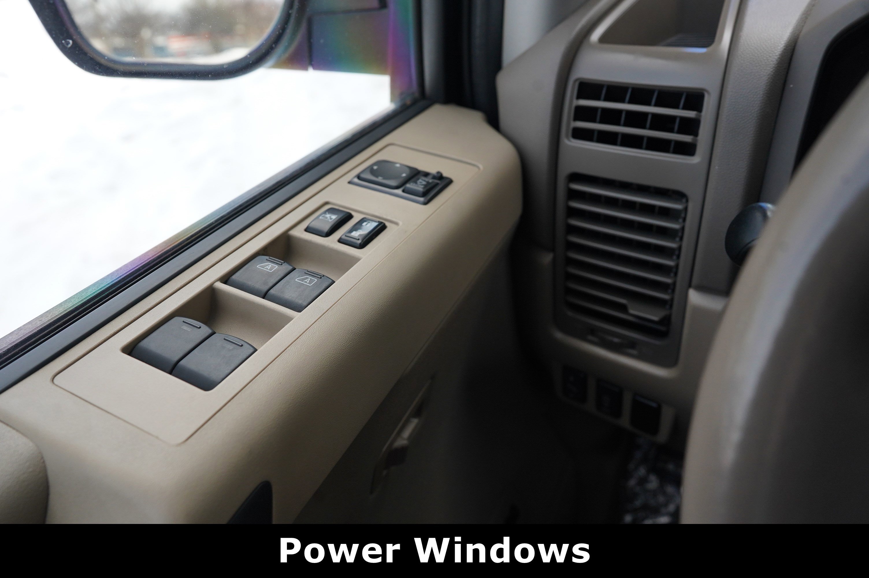 Used 2012 Nissan Titan SL image 27