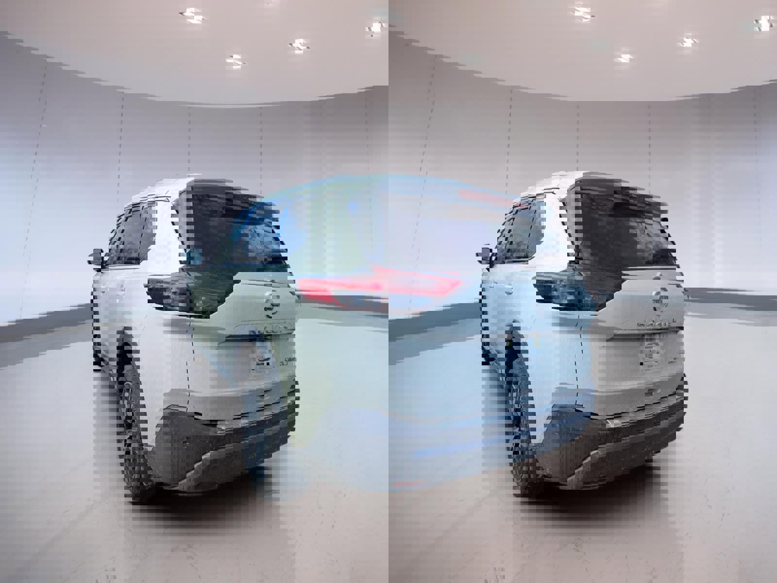 Used 2023 Nissan Rogue SL image 3