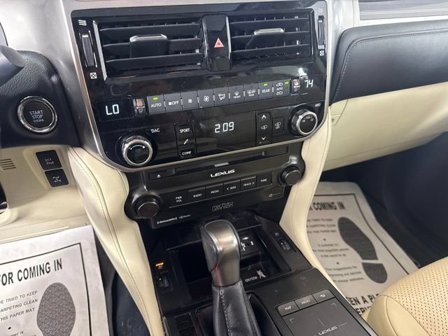 Used 2022 Lexus GX 460 Luxury w/ Sport Design Package AWD/4WD image 28