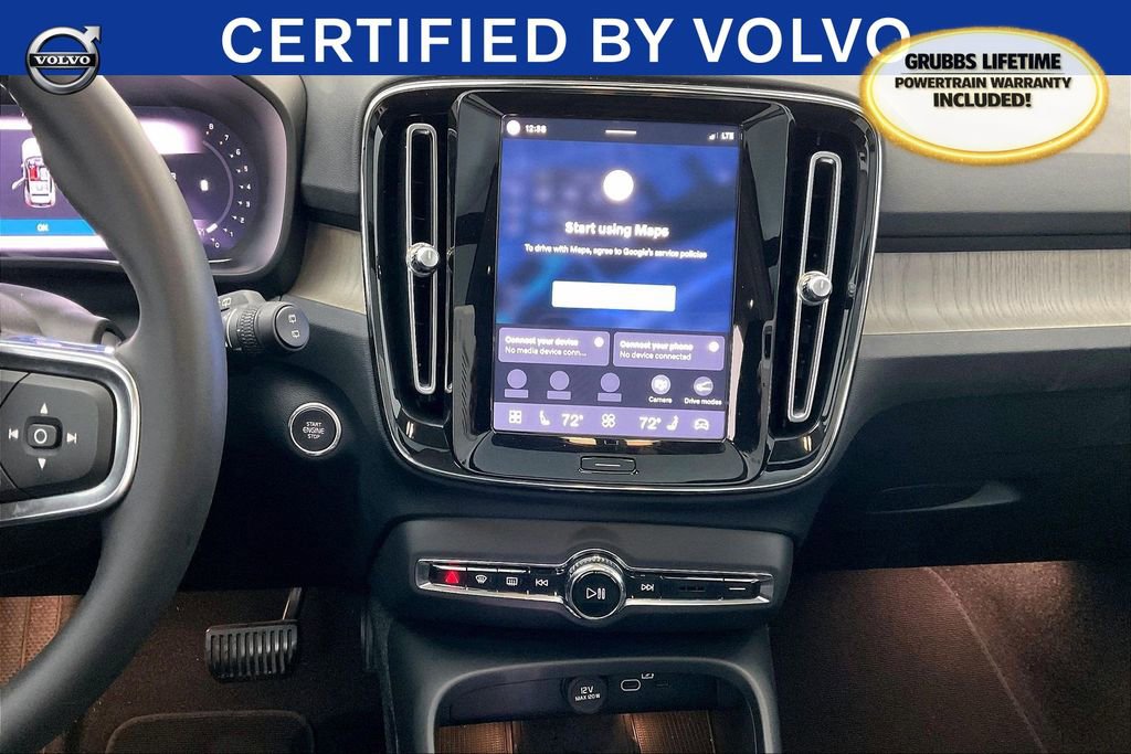 Used 2023 Volvo XC40 B4 Plus image 9