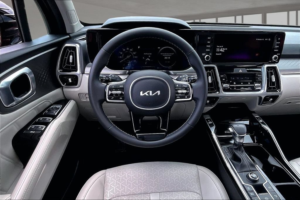 Used 2023 Kia Sorento SX FWD image 8