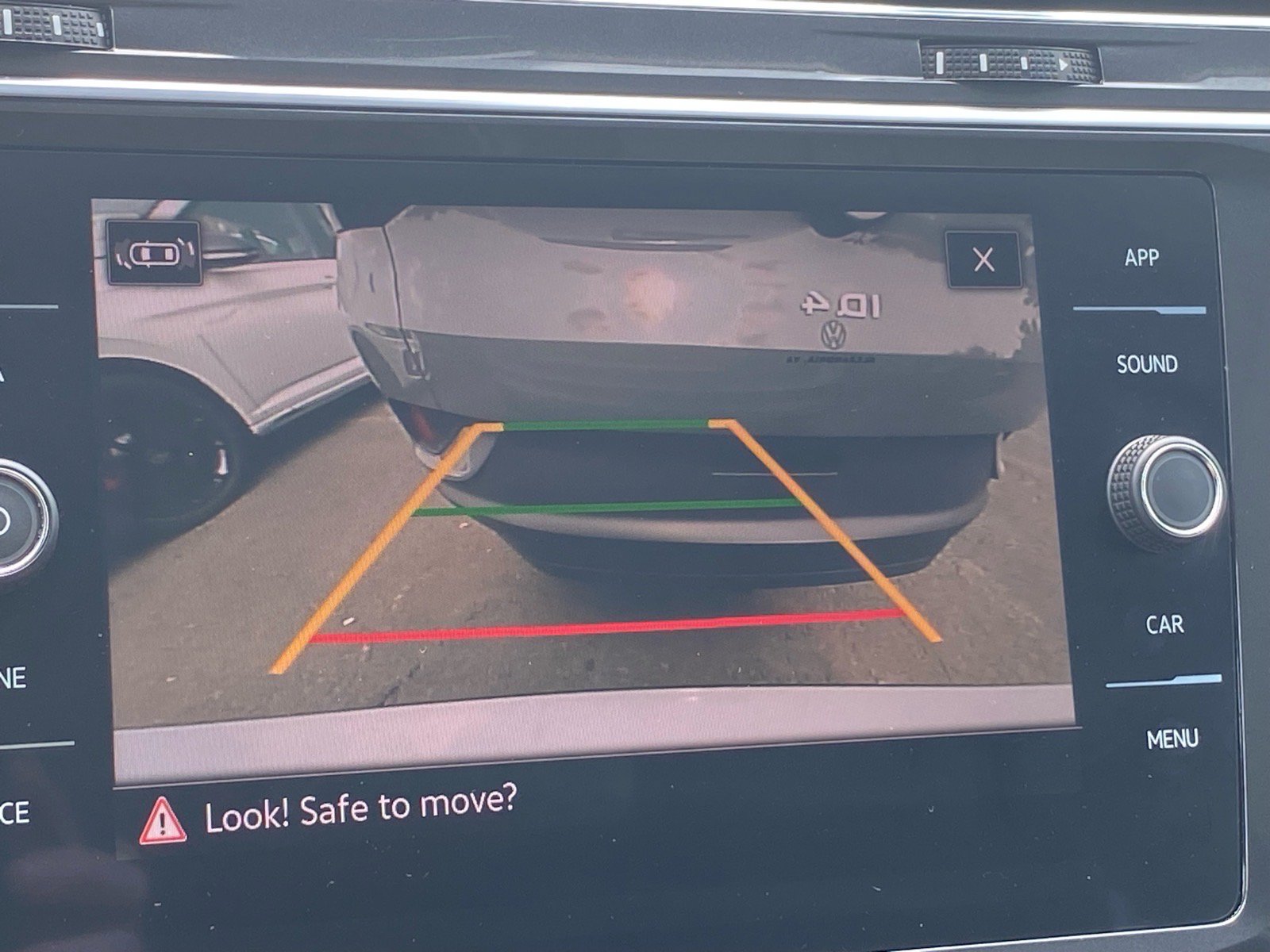 Certified 2023 Volkswagen Tiguan SE w/ Panoramic Sunroof Package FWD image 16