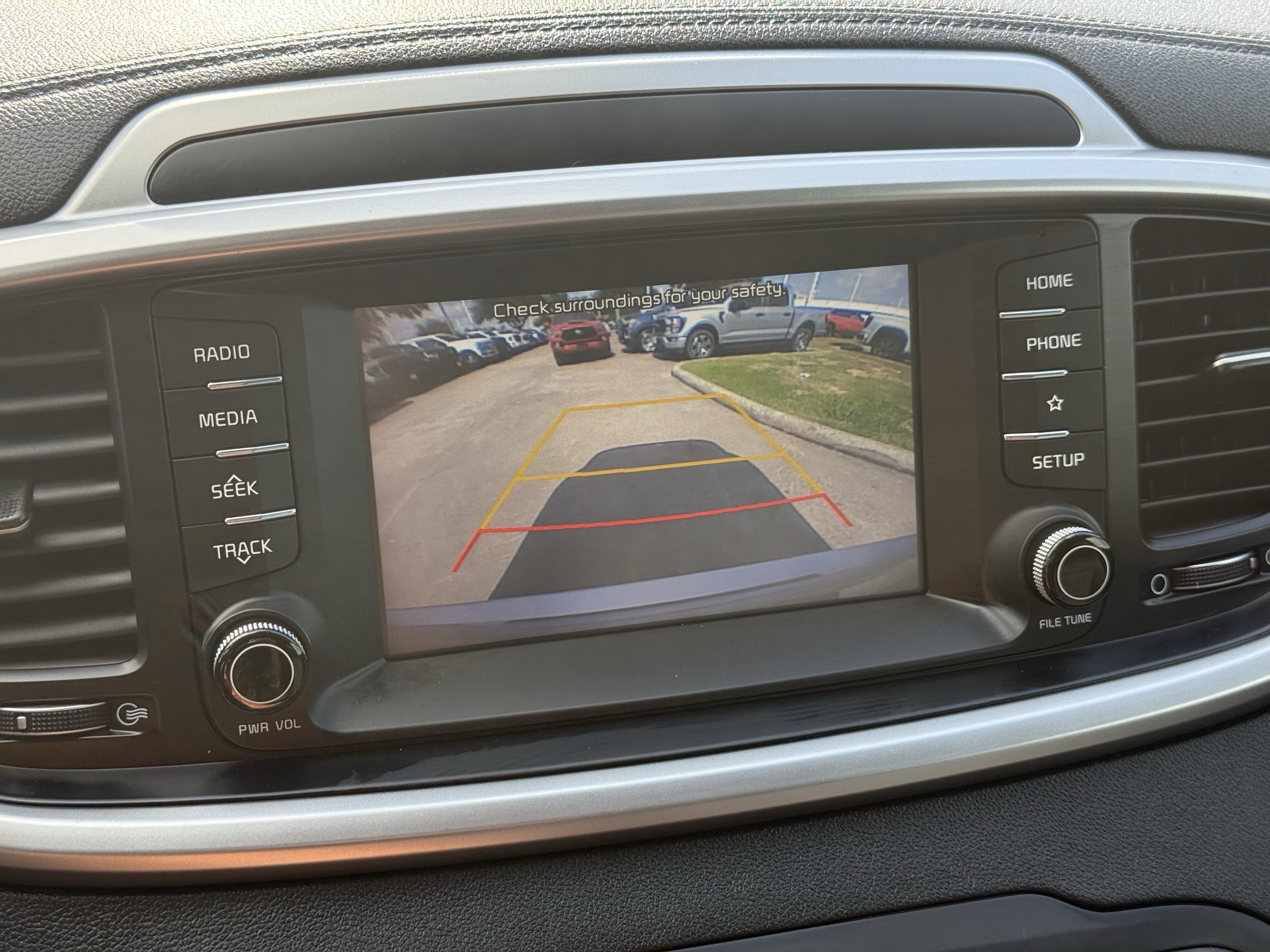 Used 2020 Kia Sorento FWD V6 image 23