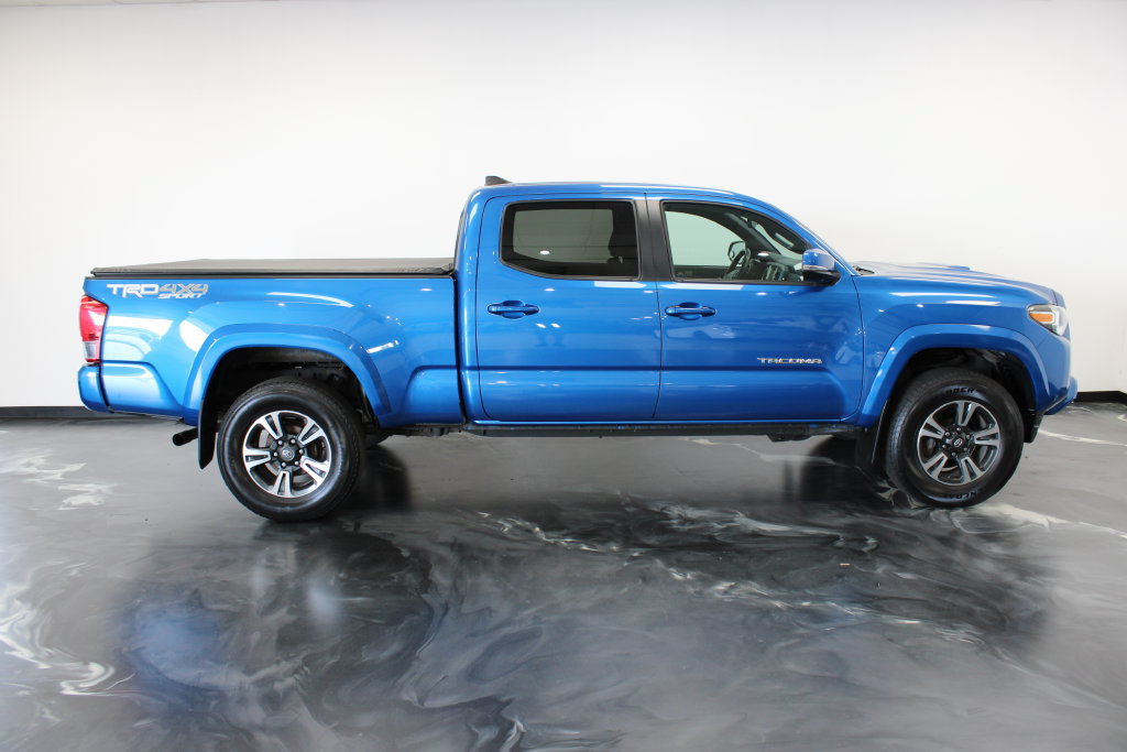 Used 2016 Toyota Tacoma SR5 AWD/4WD image 19