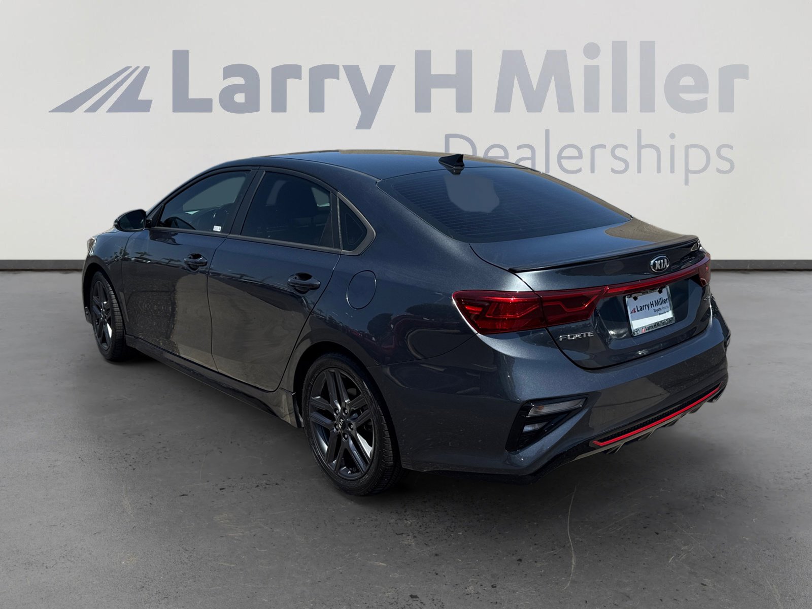 Used 2020 Kia Forte GT-Line w/ GT-Line Premium Package FWD image 3