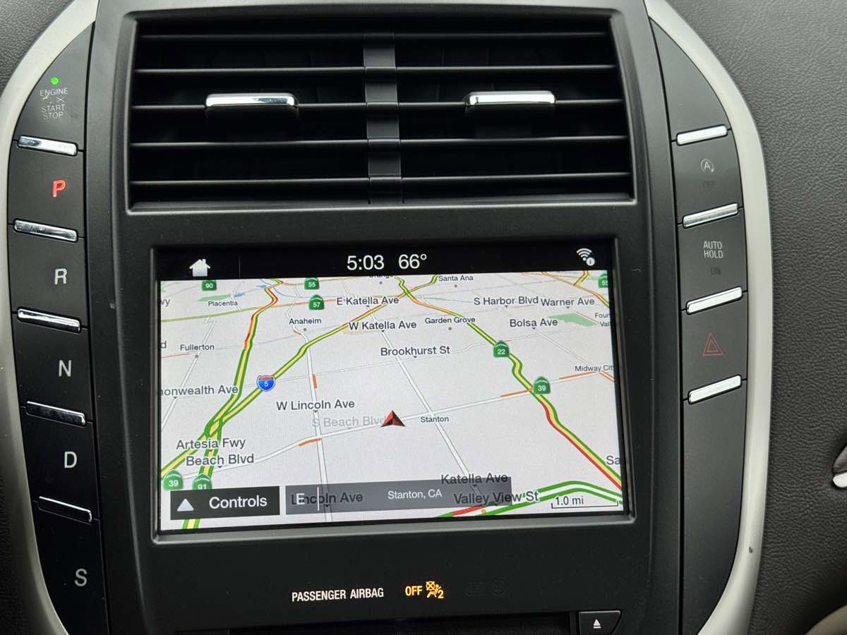 Used 2017 Lincoln MKC Reserve w/ Lincoln MKC Climate Package FWD image 46