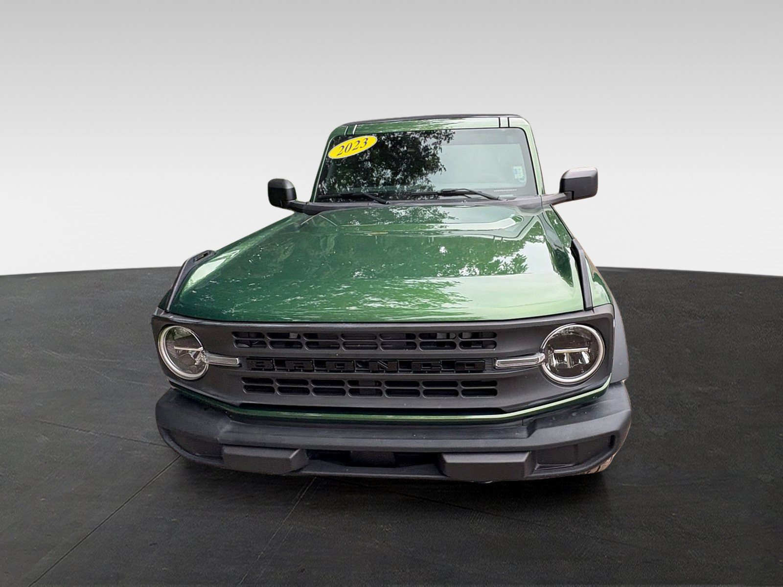 Used 2023 Ford Bronco 4-Door AWD/4WD image 2