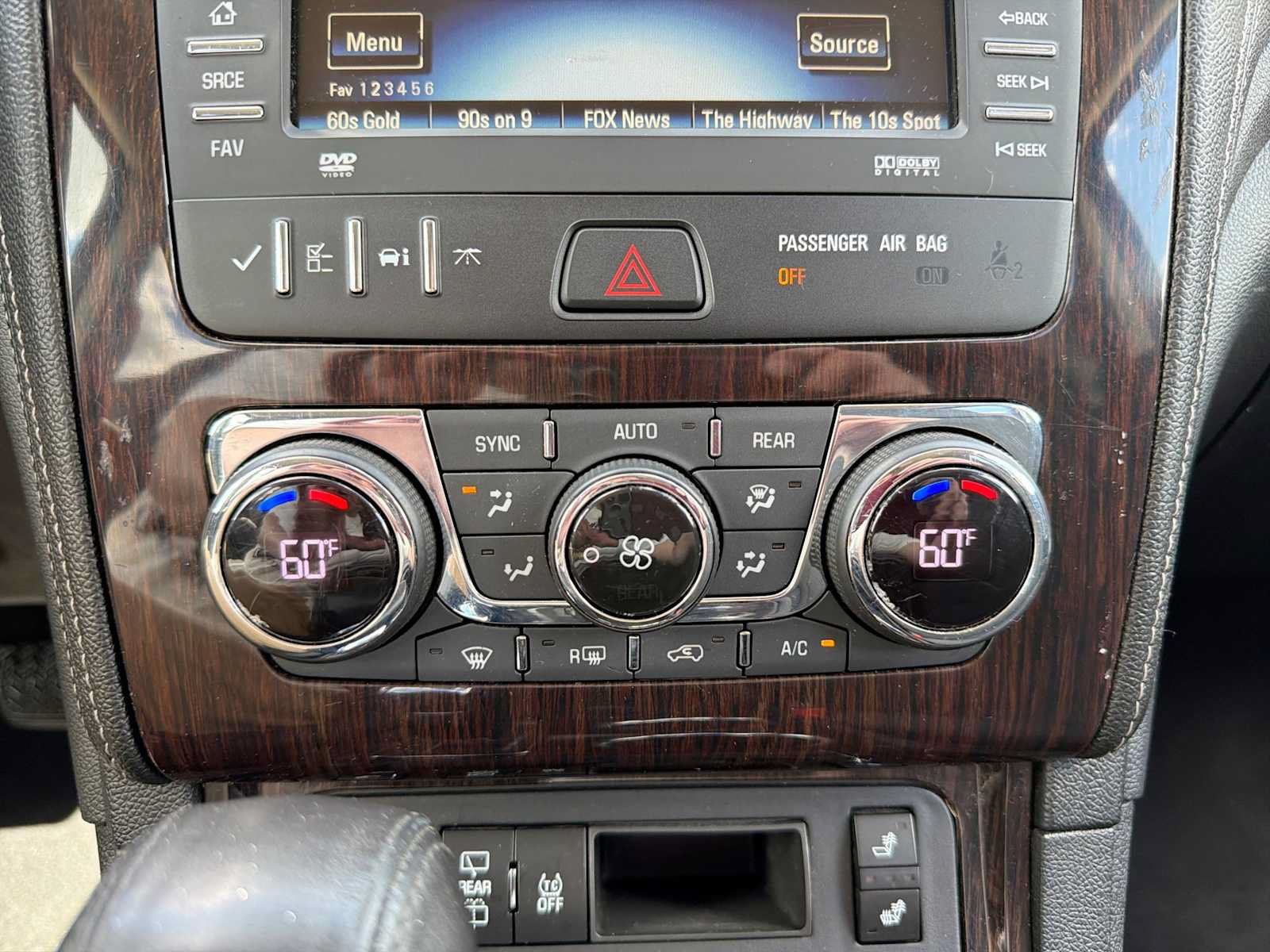 Used 2015 Chevrolet Traverse LT w/ Traveler's Package FWD image 26