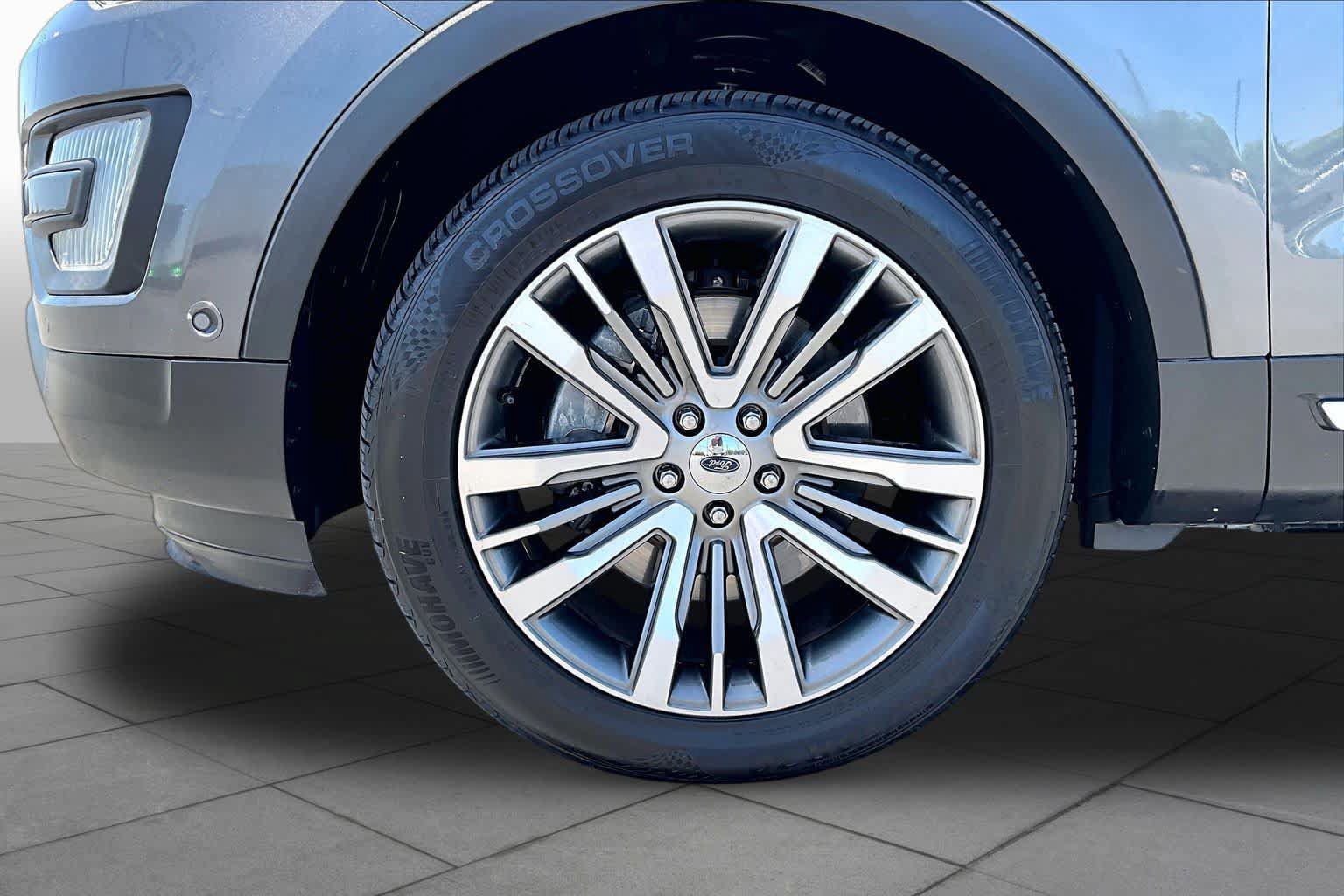 Used 2017 Ford Explorer Platinum AWD/4WD image 10