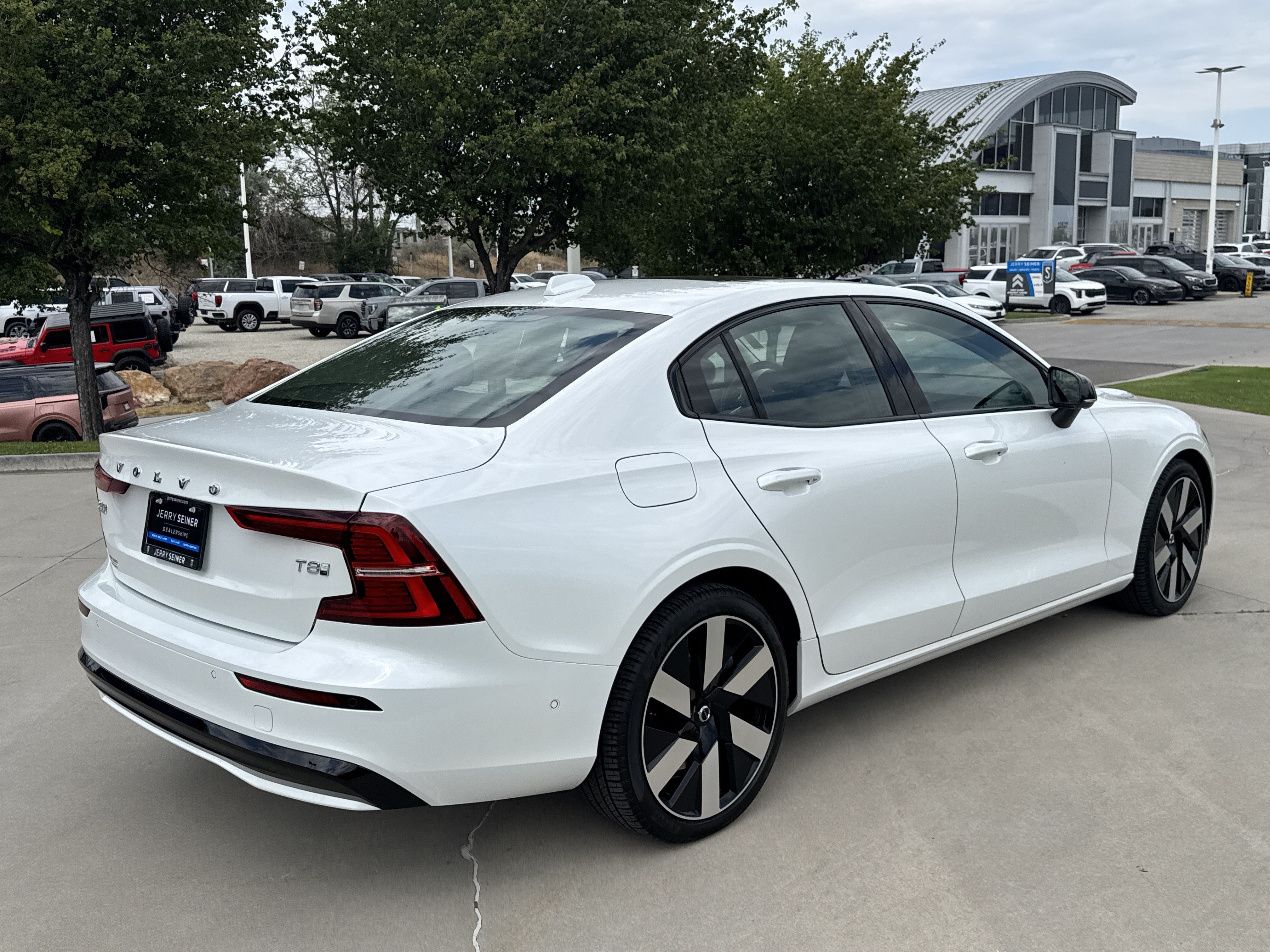 Used 2025 Volvo S60 T8 Ultra w/ Climate Package AWD/4WD image 5