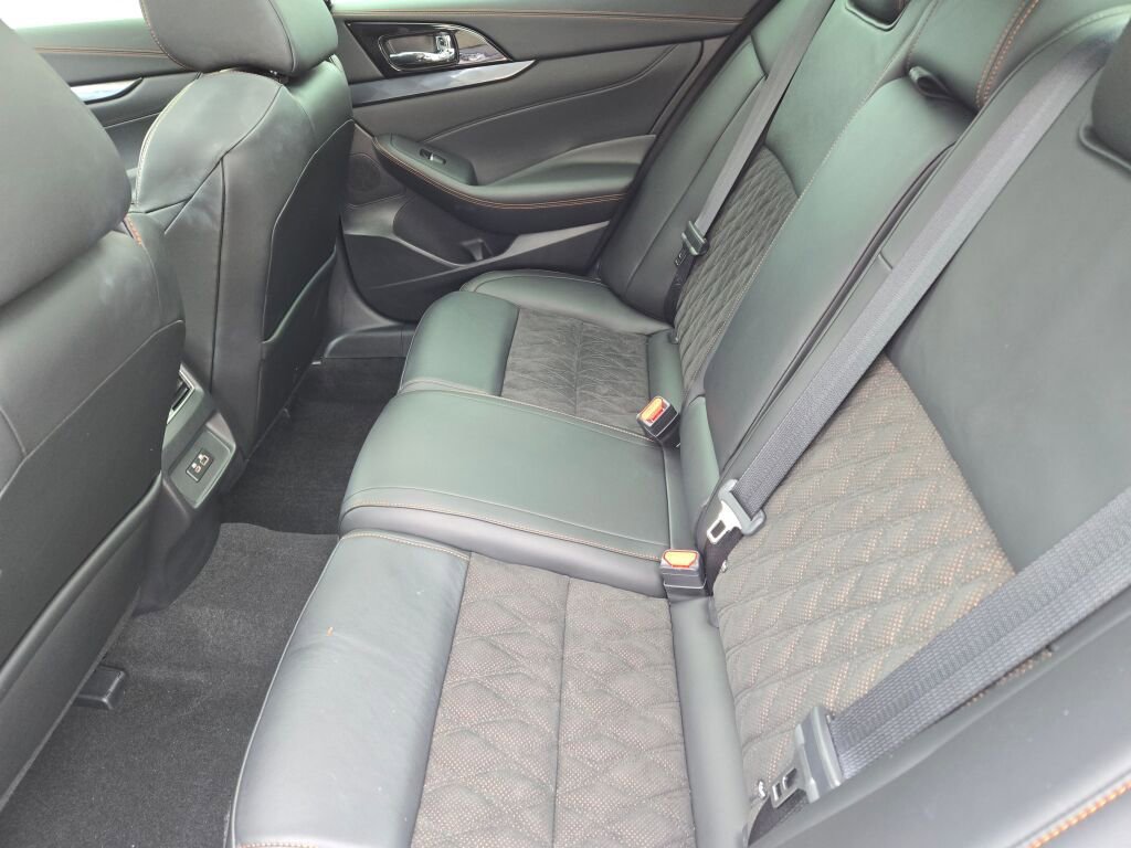 Used 2023 Nissan Maxima SR w/ Sport Mat Group image 17