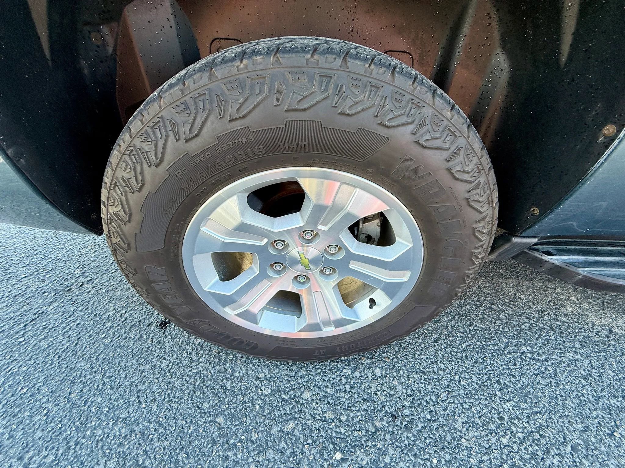 Used 2010 Chevrolet Suburban LS w/ Interior Plus Package AWD/4WD image 22