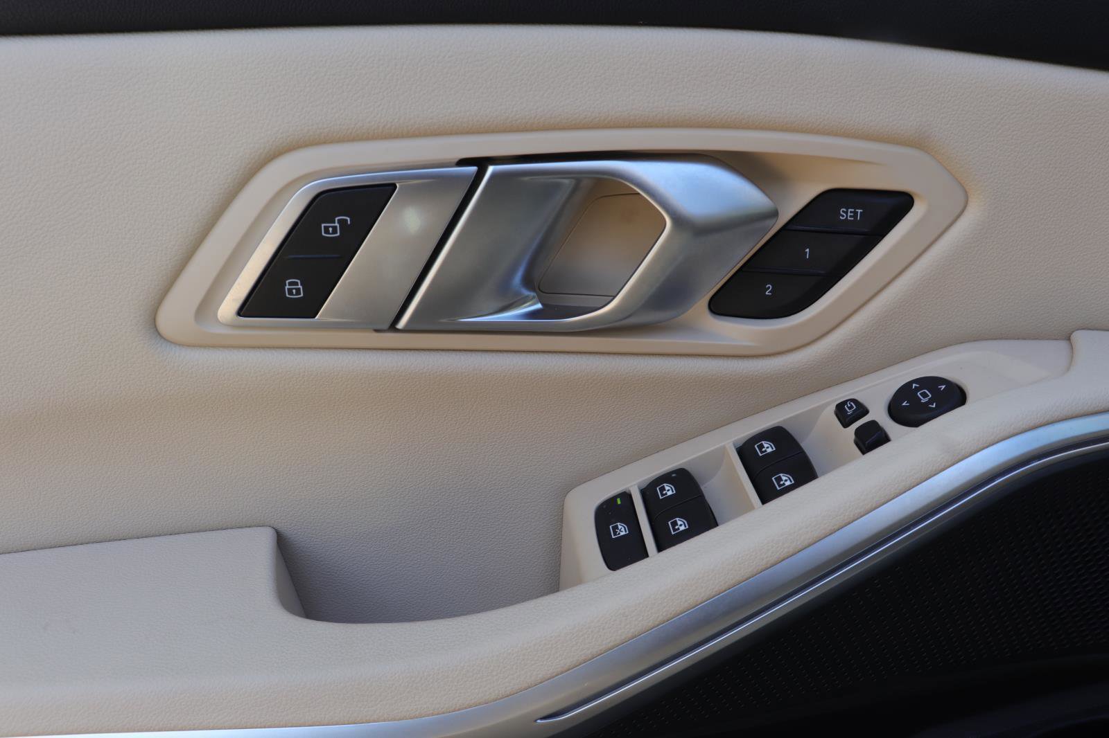 Used 2023 BMW 330i Sedan w/ Premium Package image 20