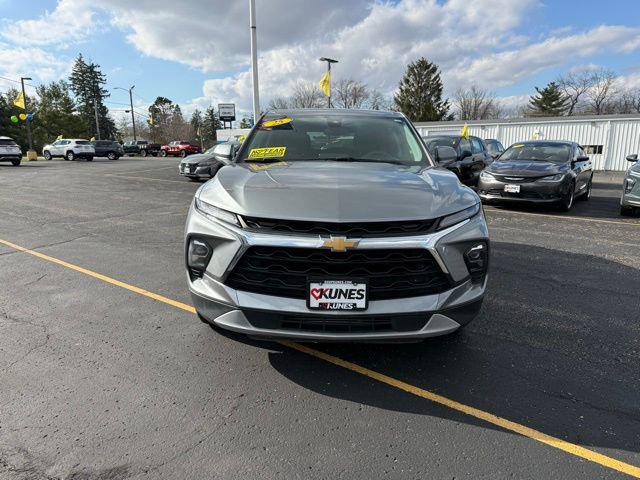 Used 2025 Chevrolet Blazer LT FWD image 12