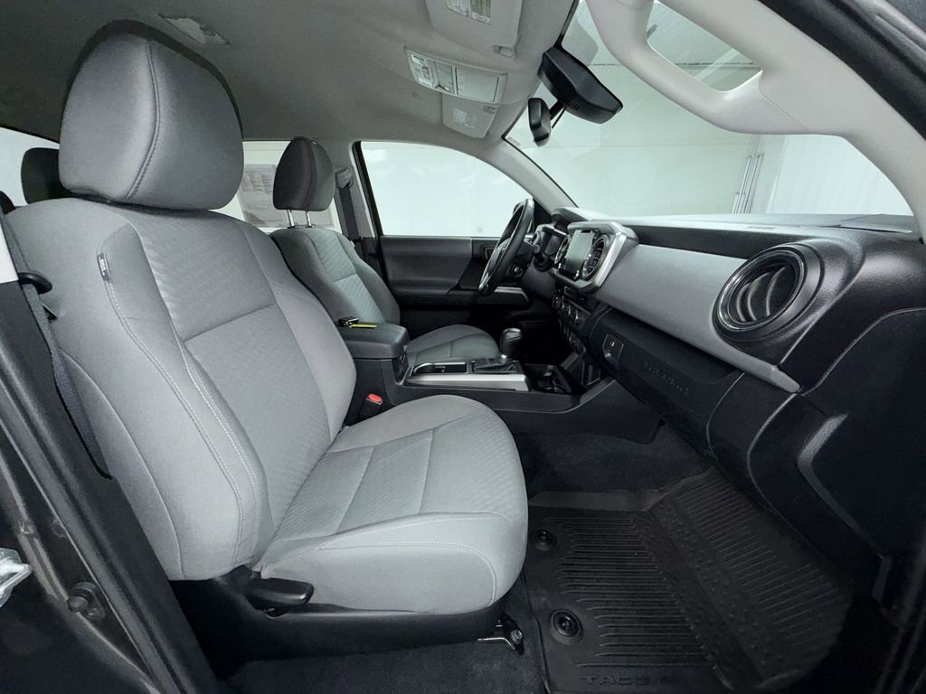 Certified 2023 Toyota Tacoma SR5 w/ Black Out Package (TMS) AWD/4WD image 9