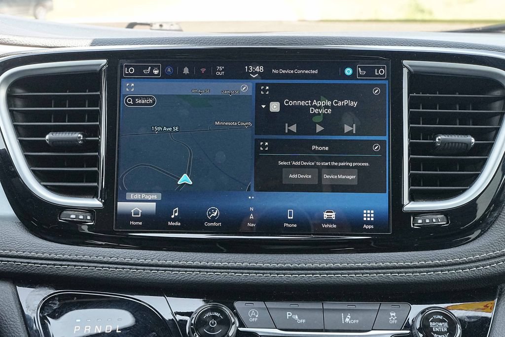 Used 2025 Chrysler Pacifica Limited FWD image 30