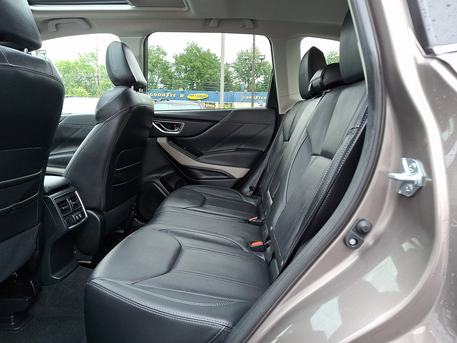 Certified 2024 Subaru Forester Limited AWD/4WD image 10