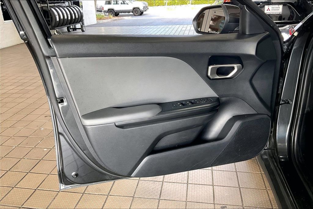 Used 2025 Kia K4 LXS FWD image 2