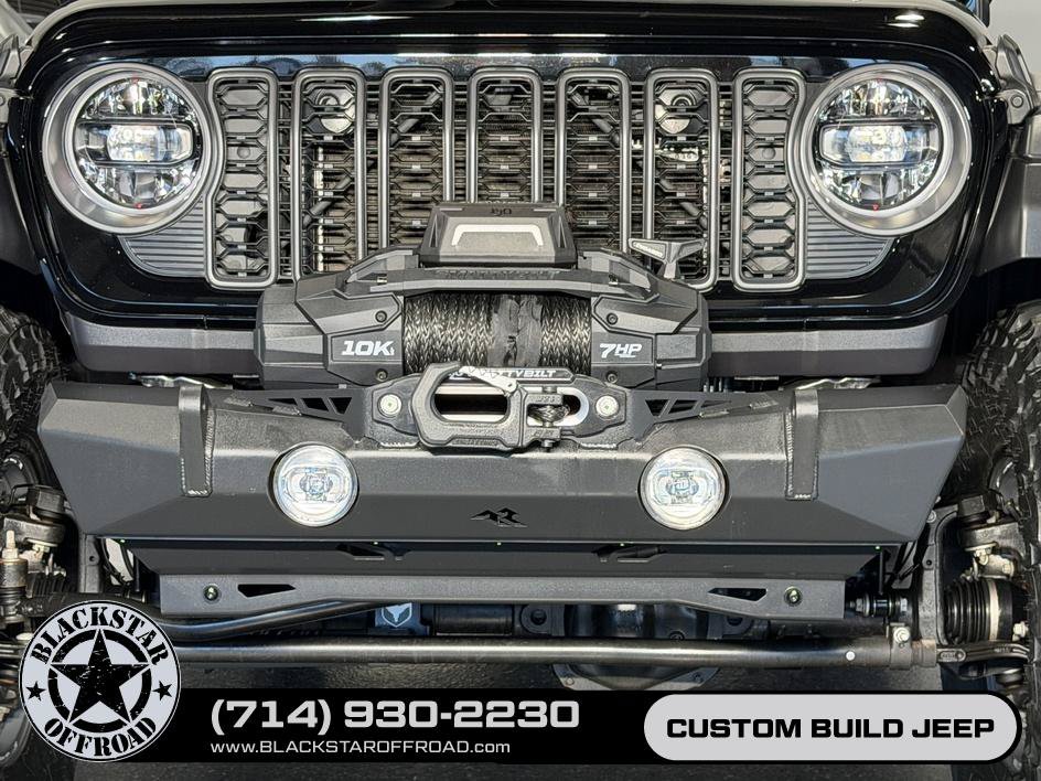 Used 2025 Jeep Wrangler Unlimited Rubicon 4xe w/ Safety Group AWD/4WD image 5