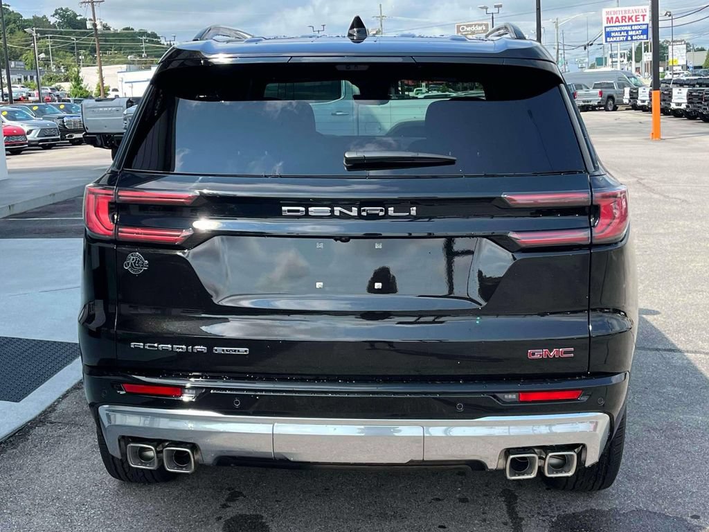 New 2027 GMC Acadia Denali w/ LPO, Floor Liner Package AWD/4WD image 4