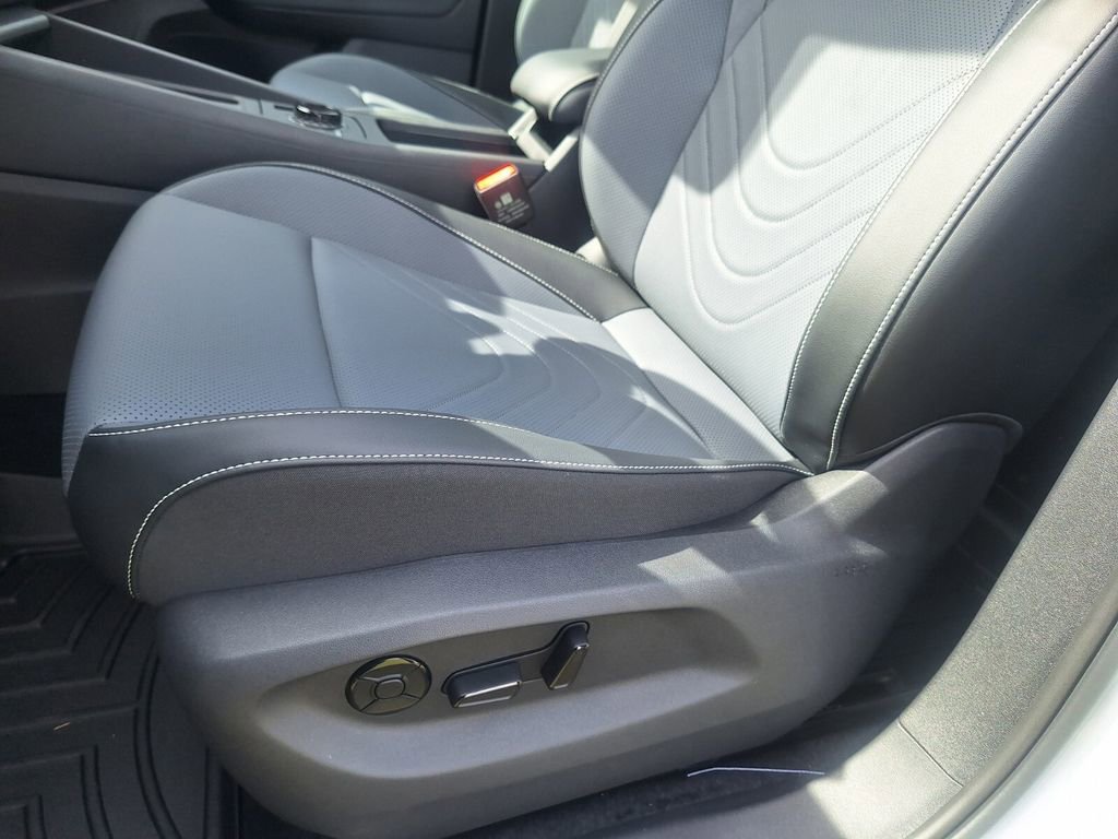 New 2026 Volkswagen Tiguan SE image 10