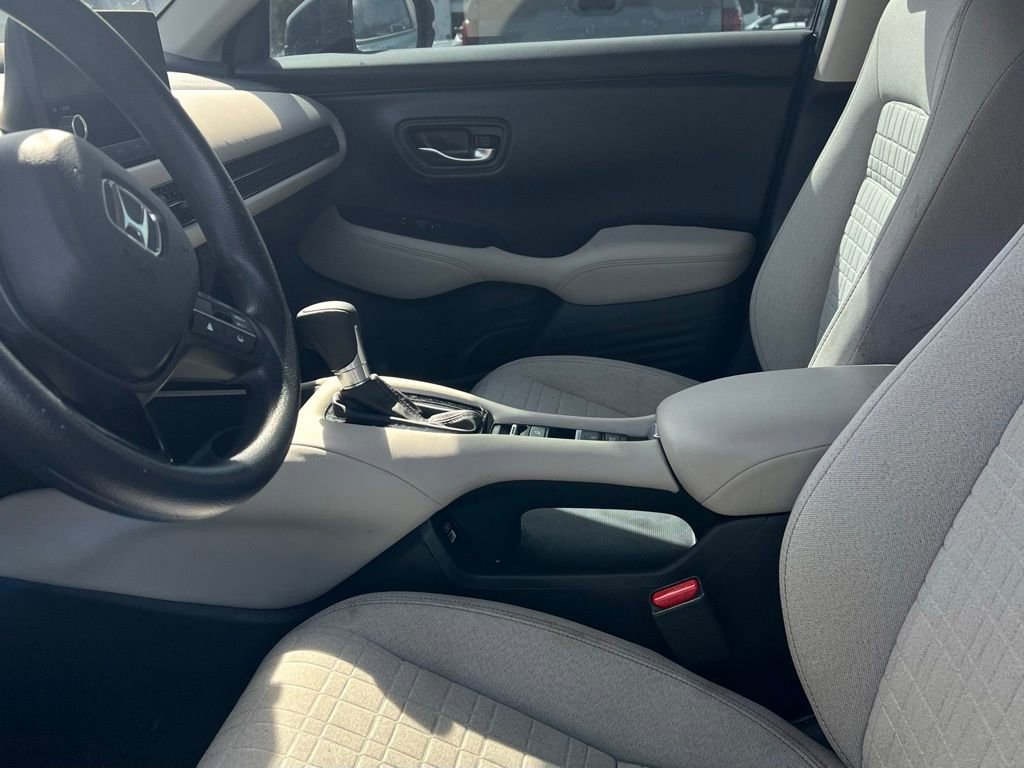 Used 2023 Honda HR-V LX image 3