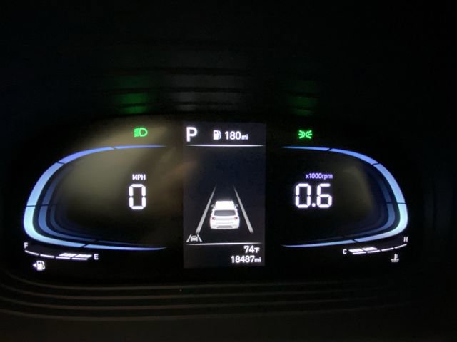 Used 2024 Hyundai Venue Limited FWD image 15