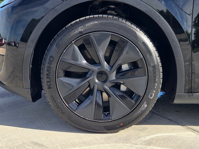 Used 2025 Tesla Model Y Long Range RWD image 23