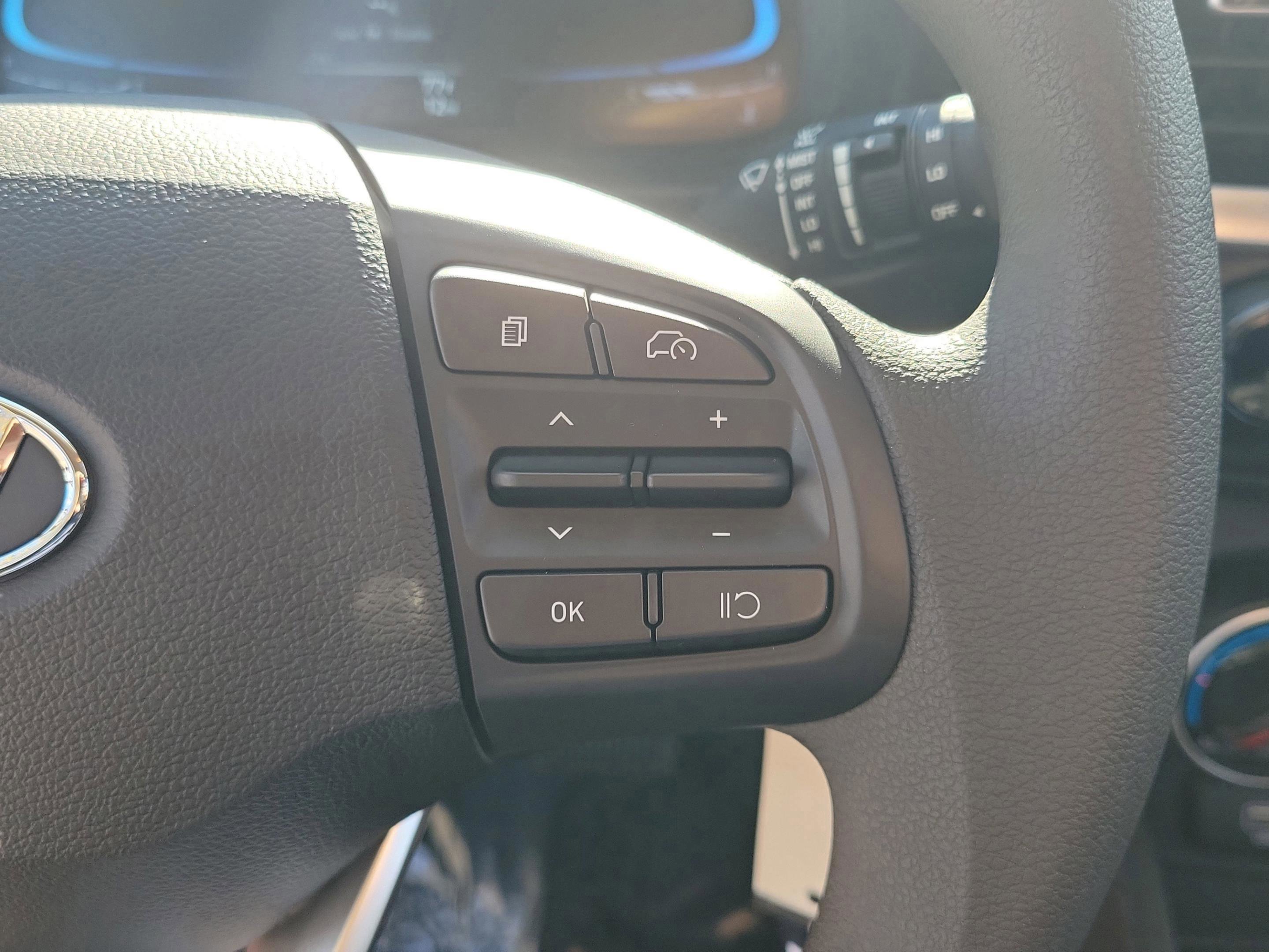 New 2026 Hyundai Venue SE image 6