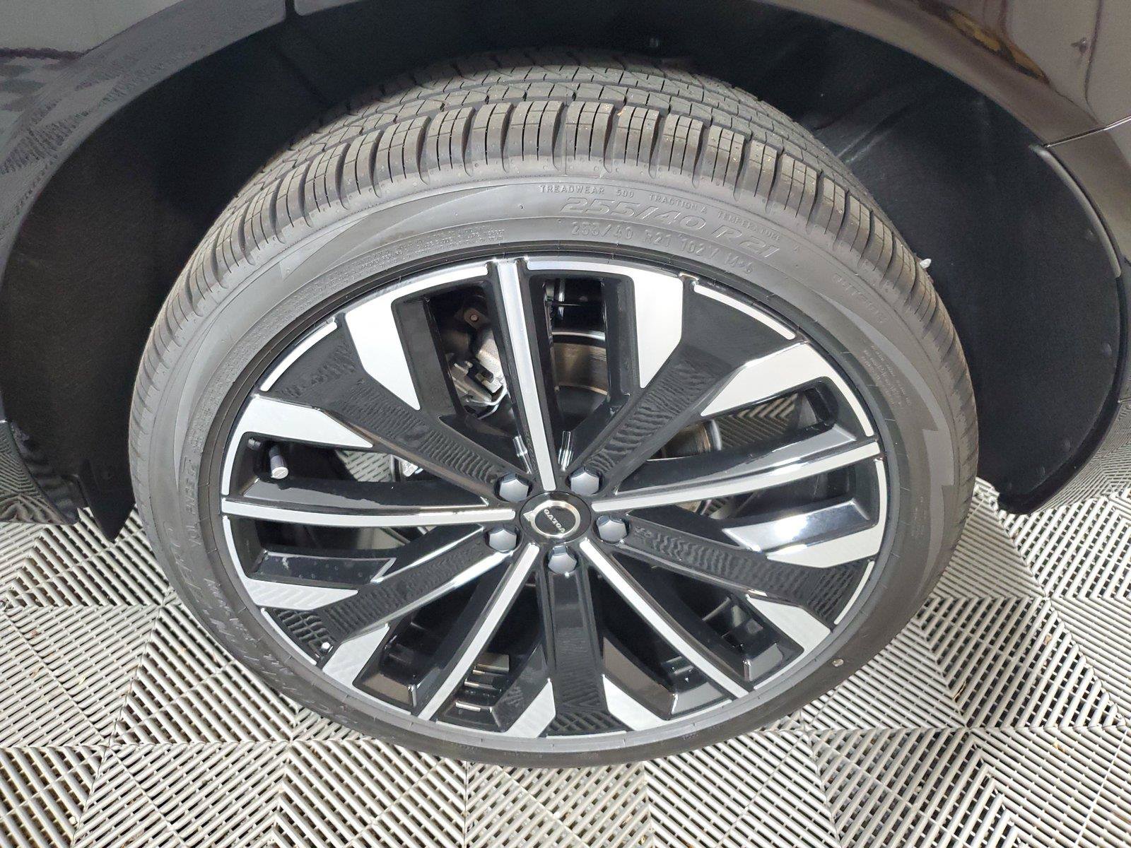 New 2027 Volvo XC60 B5 Ultra AWD/4WD image 11