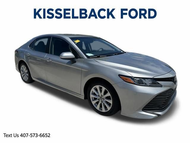 Used 2018 Toyota Camry LE FWD image 1