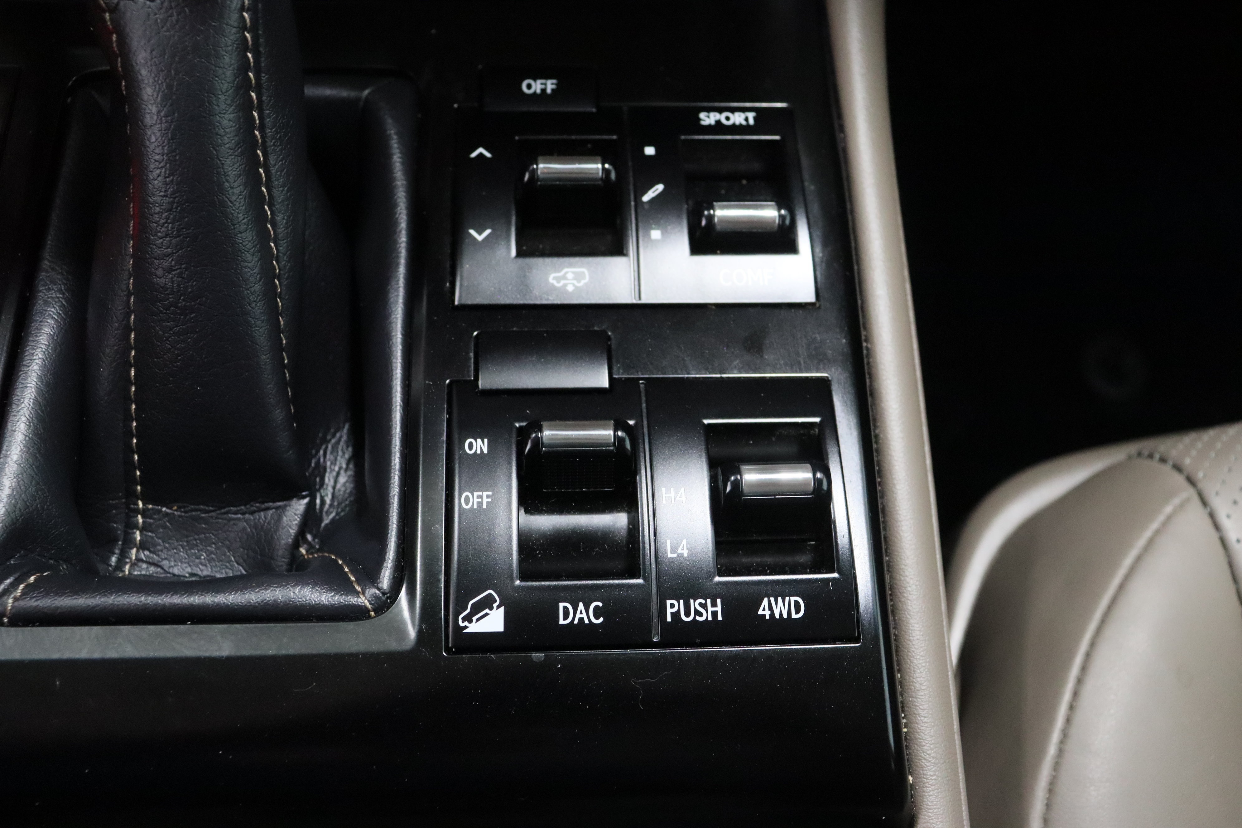 Used 2020 Lexus GX 460 Luxury w/ Accessory Package AWD/4WD image 24