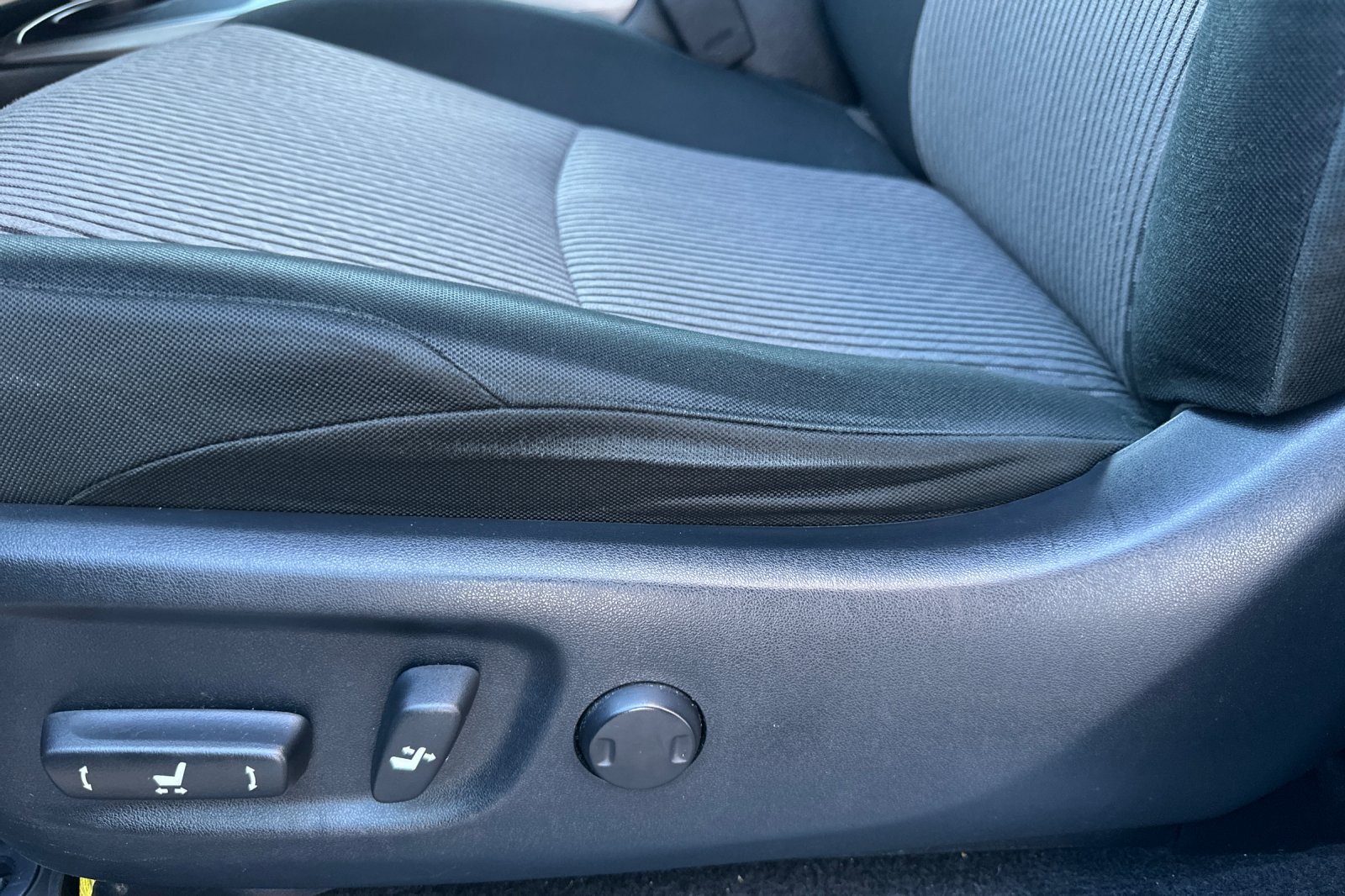 Used 2018 Toyota 4Runner SR5 AWD/4WD image 13