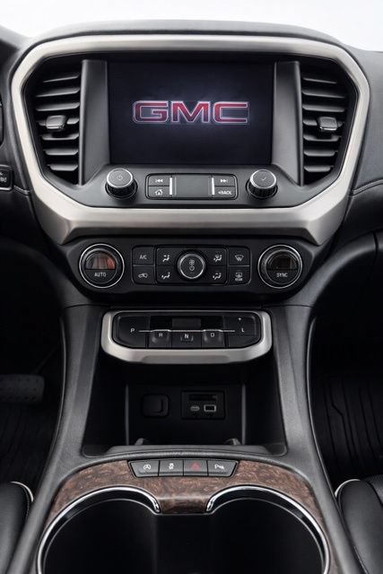 Used 2021 GMC Acadia Denali w/ Denali Ultimate Package AWD/4WD image 21