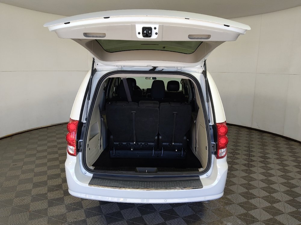 Used 2017 Dodge Grand Caravan SE FWD image 29