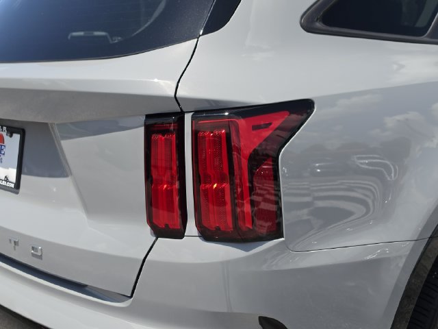 Used 2022 Kia Sorento SX AWD/4WD image 11