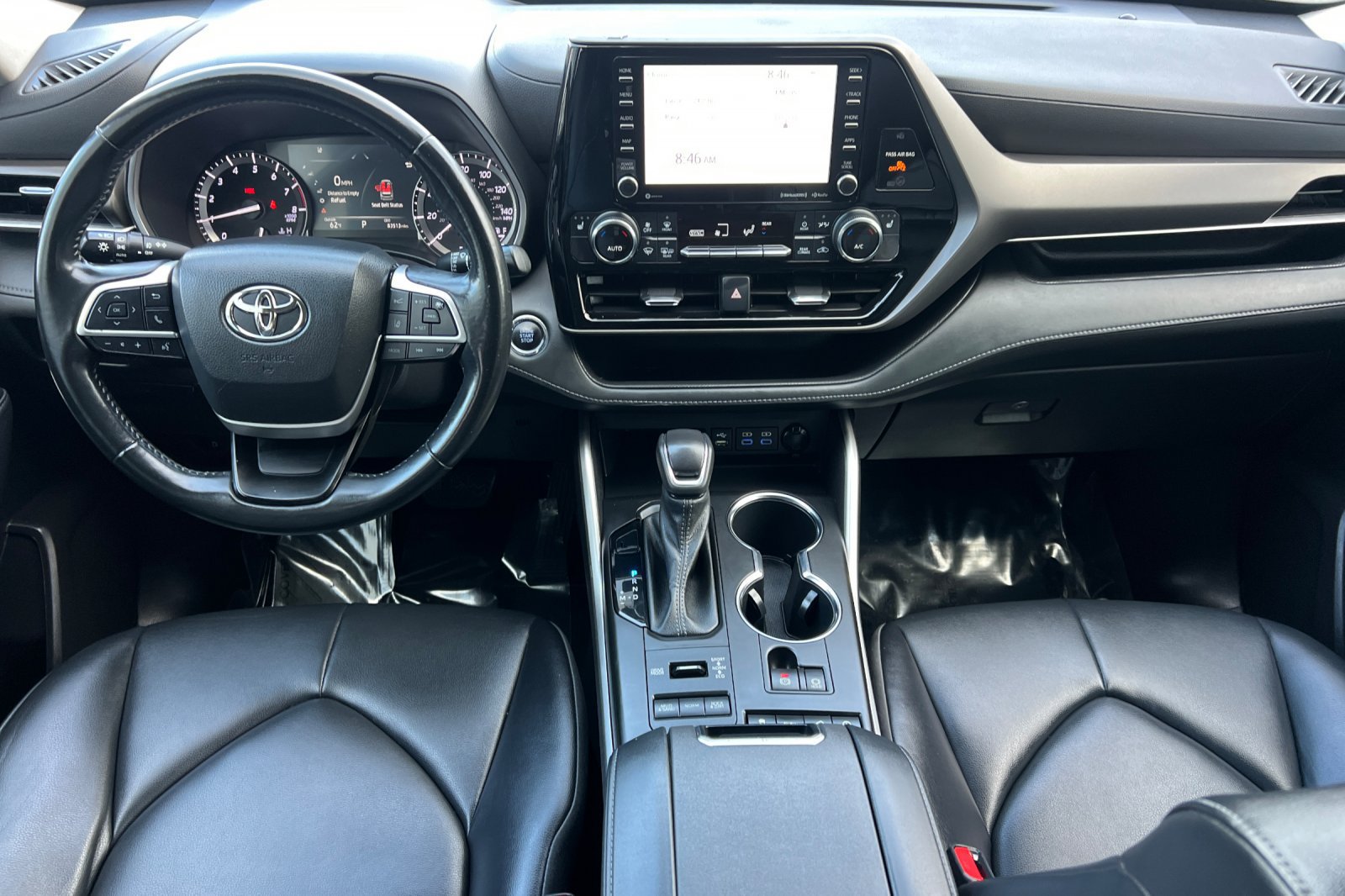 Used 2022 Toyota Highlander XLE AWD/4WD image 13