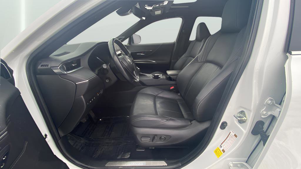 Used 2024 Toyota Venza Limited image 22