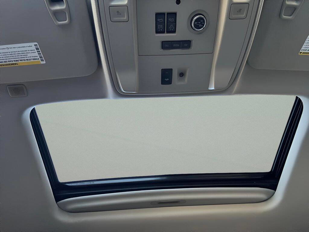 Used 2019 Cadillac Escalade Luxury image 18