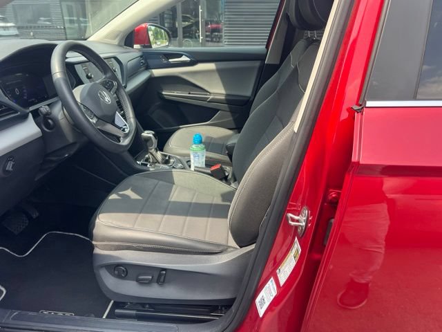 Used 2023 Volkswagen Taos SE w/ Panoramic Sunroof Package AWD/4WD image 5